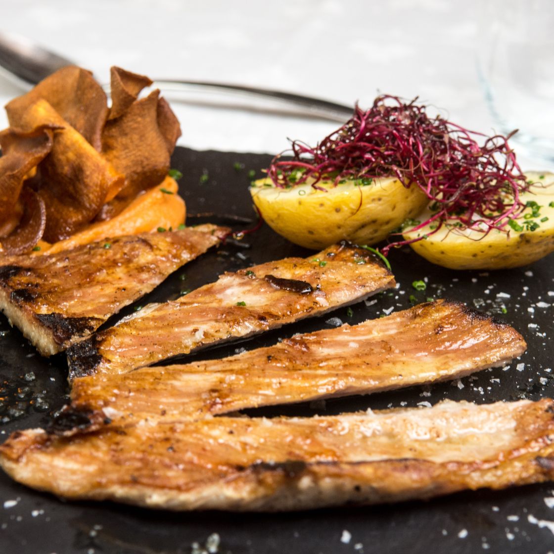 Secreto Ibérico – Corte Premium, Jugoso y Exquisito | Compra en línea - Vaca Negra